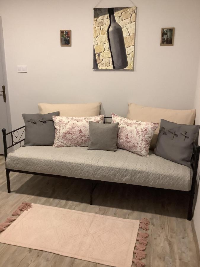 Ezuest Boroka Apartman إغير المظهر الخارجي الصورة
