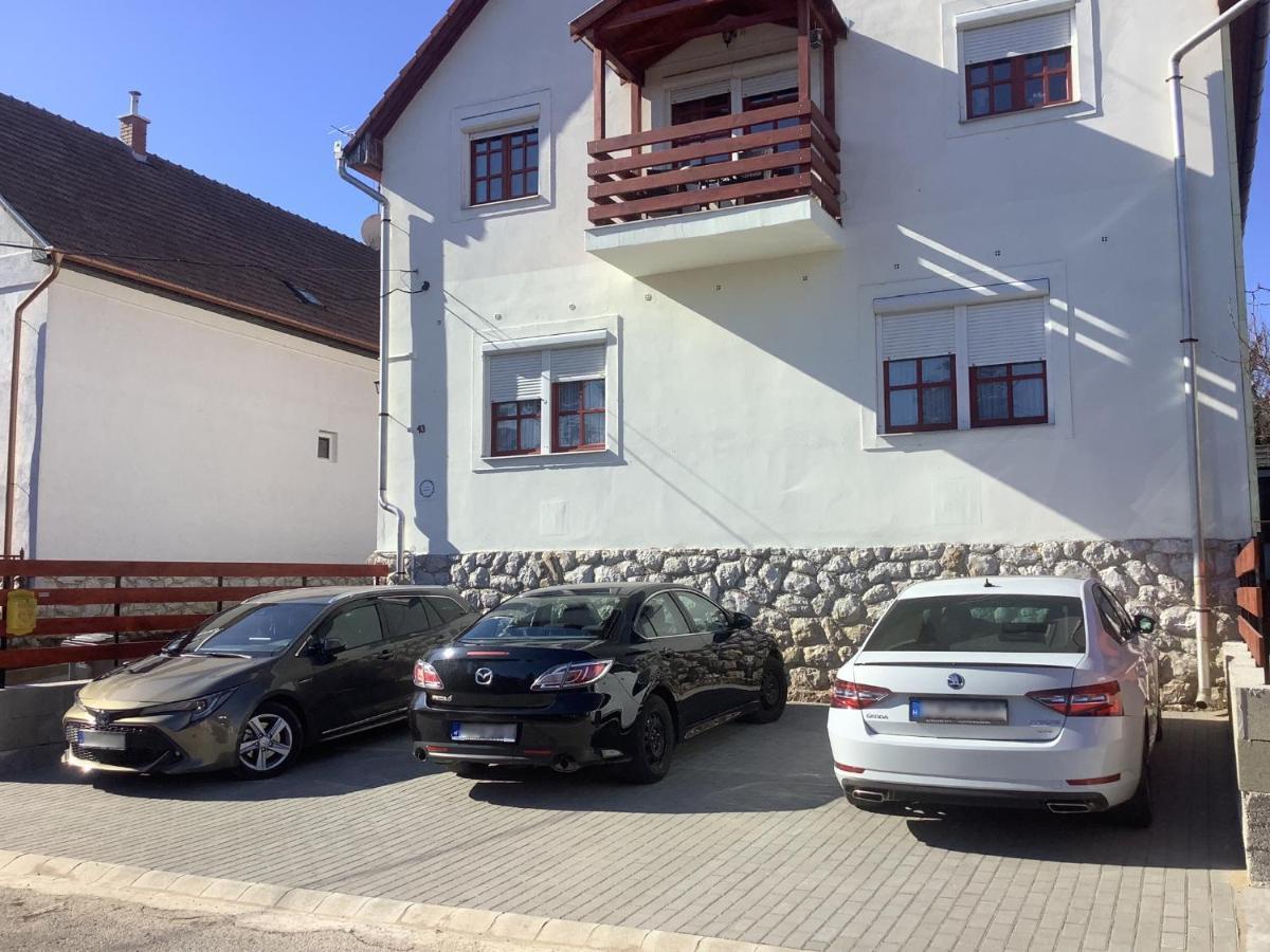 Ezuest Boroka Apartman إغير المظهر الخارجي الصورة