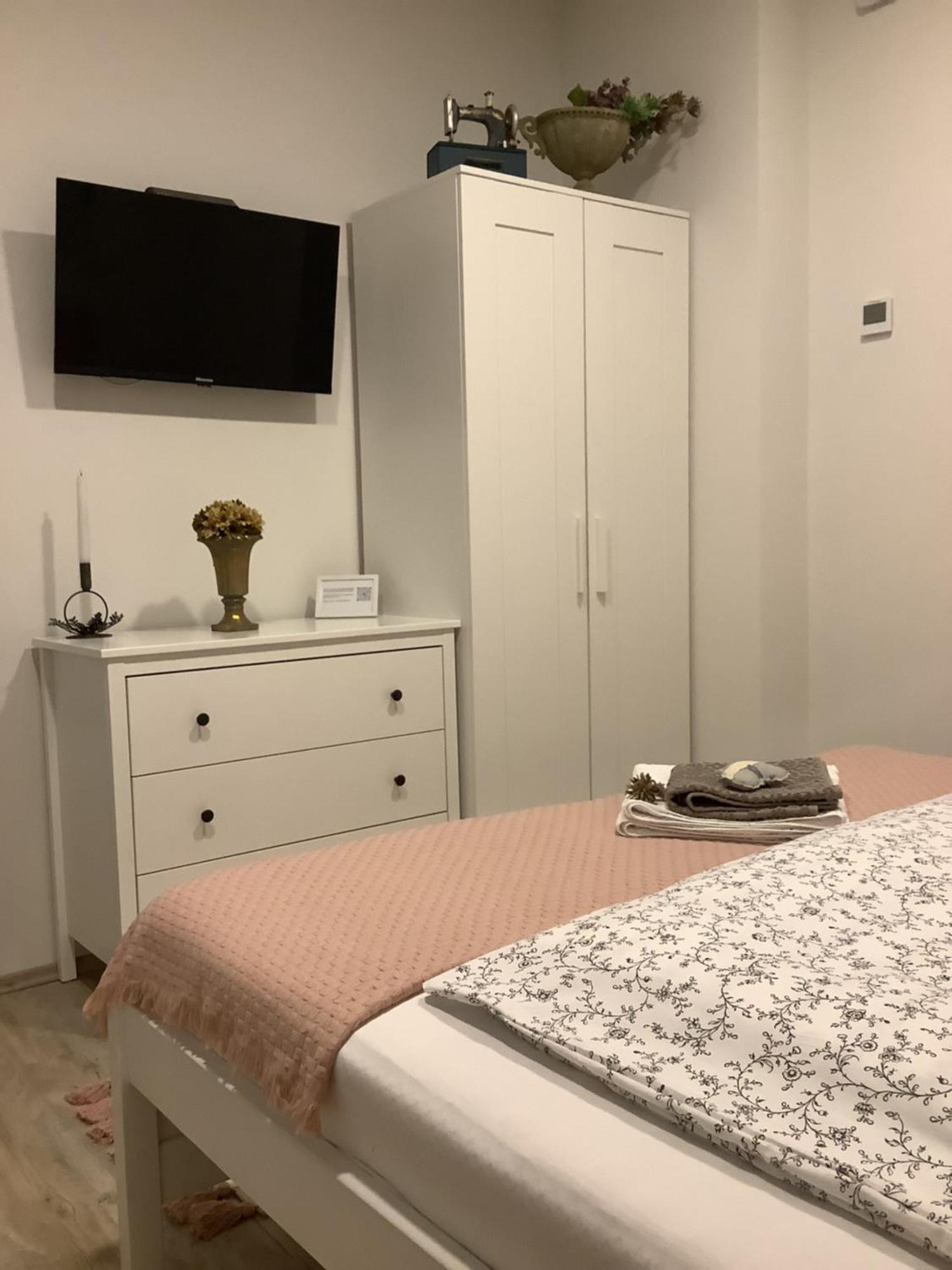 Ezuest Boroka Apartman إغير المظهر الخارجي الصورة
